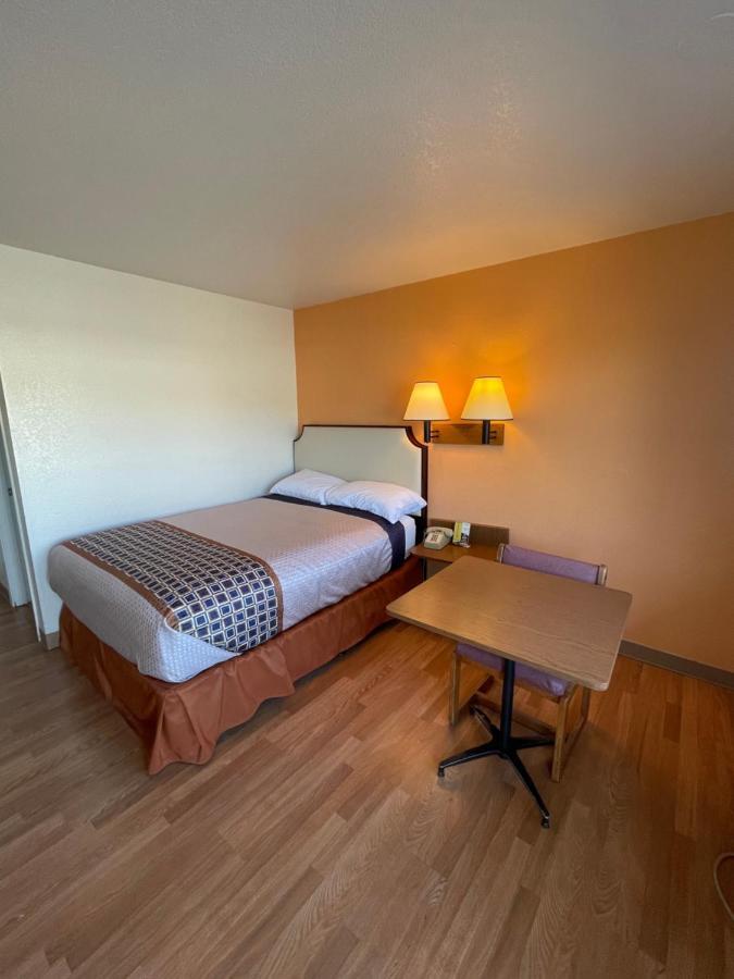 Econo Lodge Якима Екстериор снимка