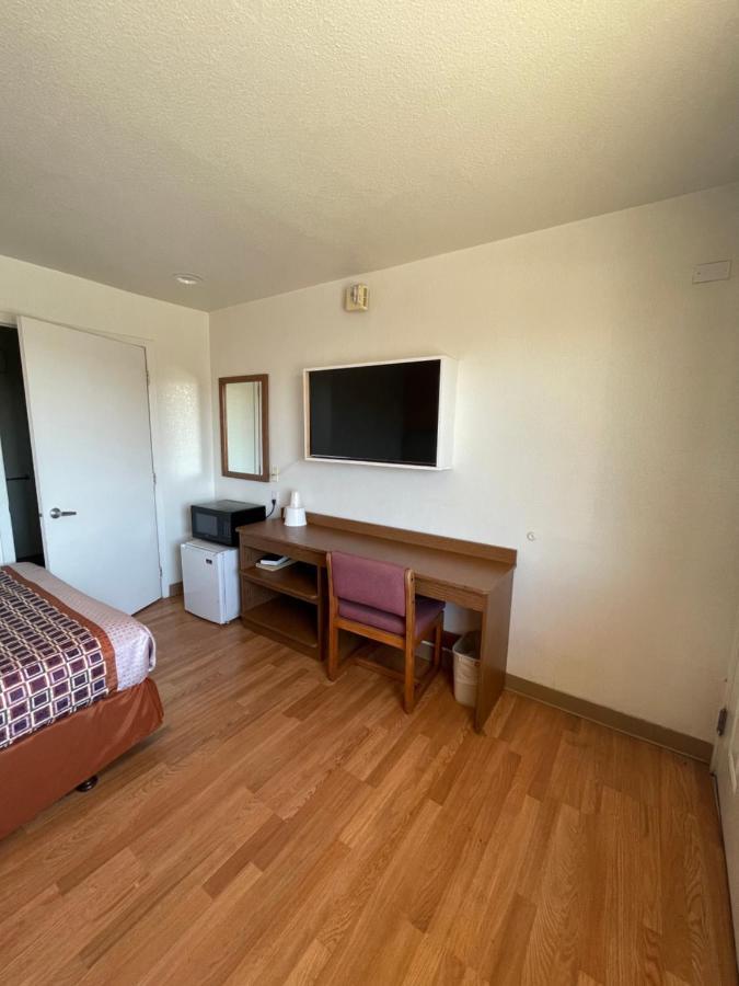 Econo Lodge Якима Екстериор снимка