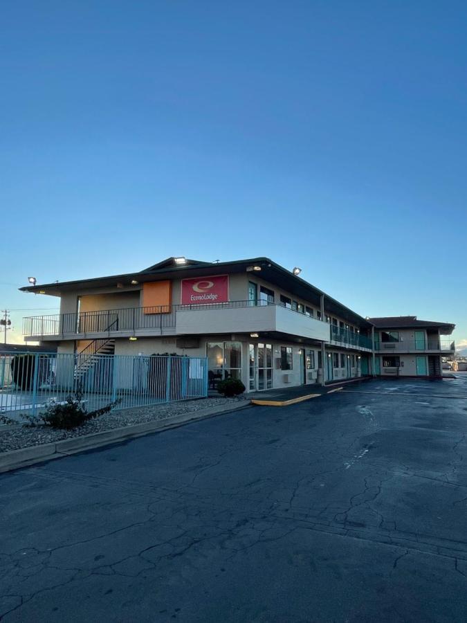 Econo Lodge Якима Екстериор снимка