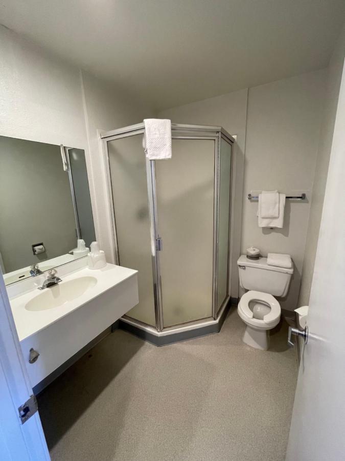 Econo Lodge Якима Екстериор снимка