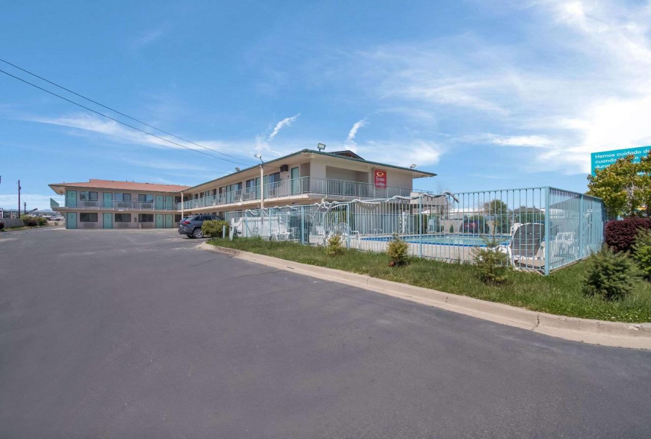 Econo Lodge Якима Екстериор снимка