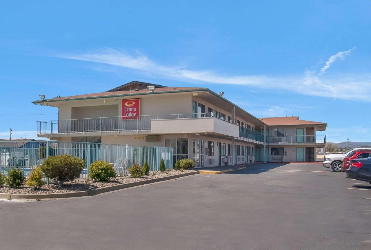 Econo Lodge Якима Екстериор снимка