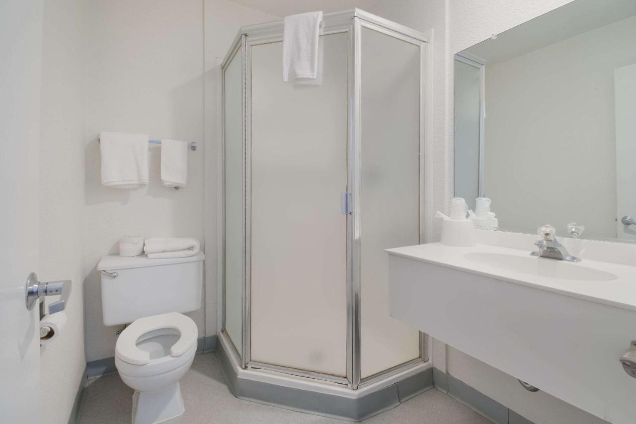 Econo Lodge Якима Екстериор снимка