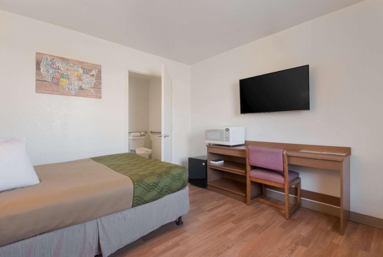 Econo Lodge Якима Екстериор снимка